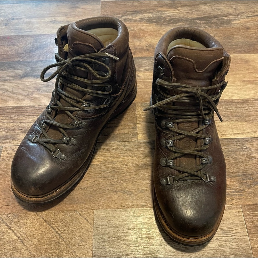 HANWAG | Tasha Mountain Hiking Book German Made